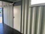 20 Fuß Containergarage mit Rolltor Sektionaltor Fenster grau RAL 7040 – Bild 12